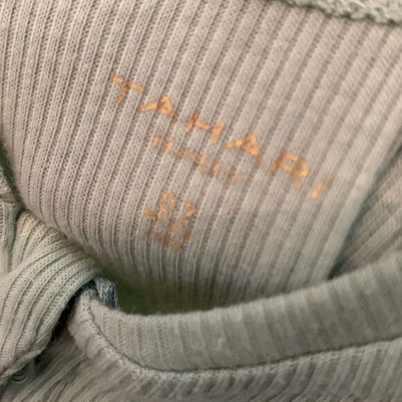 Tahari baby fall sleepers set of 2 size 0-3 months - Picture 6 of 6